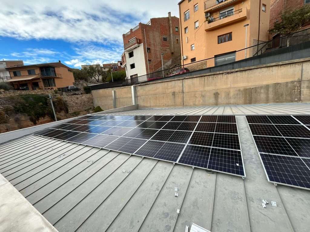 escorxador de Ascó instalacion de paneles solares