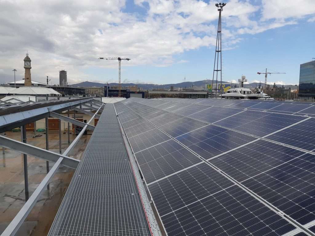 Instalación placas solares port de Barcelona