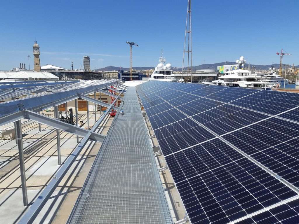 Instalación placas solares port de Barcelona plaques solars empresa